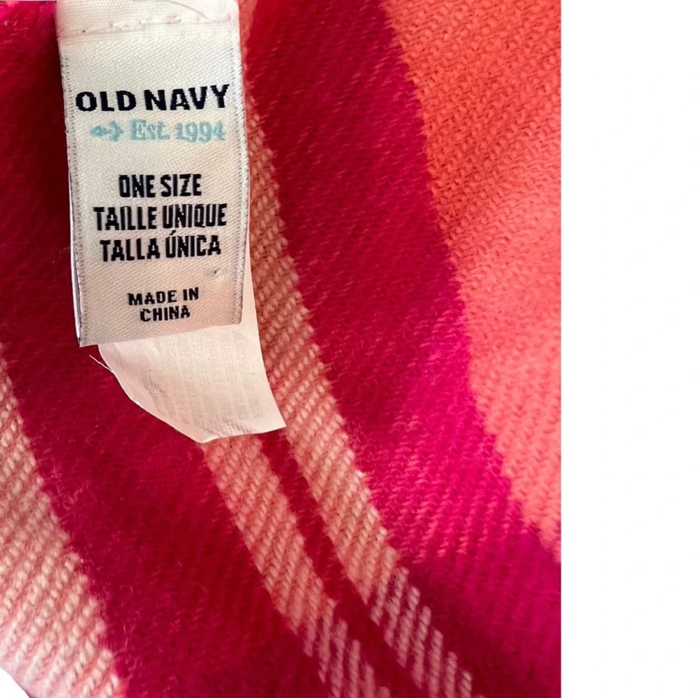 Old Navy Pink/Coral/White Plaid SuperSoft Scarf - Picture 5 of 6